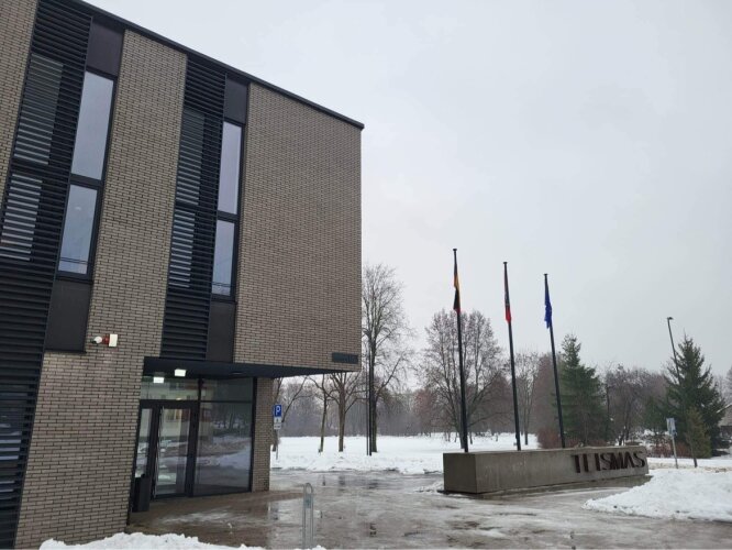 ATIDARYTI NAUJI VILNIAUS REGIONO APYLINKĖS TEISMO UKMERGĖS RŪMAI