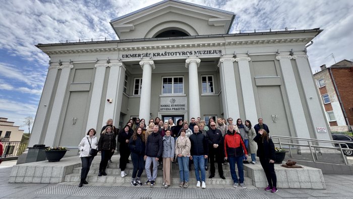 „Iš rūmų į rūmus“: Ukmergės istorijos pėdsakais 
